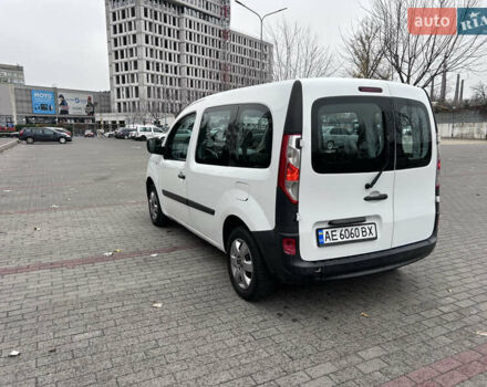 Белый Рено Кенгу, объемом двигателя 1.46 л и пробегом 312 тыс. км за 8600 $, фото 3 на Automoto.ua
