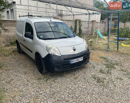Белый Рено Кенгу, объемом двигателя 1.5 л и пробегом 350 тыс. км за 4600 $, фото 1 на Automoto.ua
