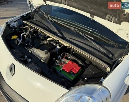 Белый Рено Кенгу, объемом двигателя 1.46 л и пробегом 231 тыс. км за 7750 $, фото 39 на Automoto.ua