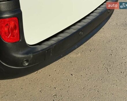 Белый Рено Кенгу, объемом двигателя 1.46 л и пробегом 231 тыс. км за 7750 $, фото 6 на Automoto.ua