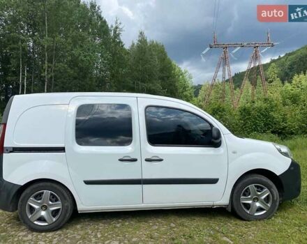 Белый Рено Кенгу, объемом двигателя 1.5 л и пробегом 190 тыс. км за 9500 $, фото 2 на Automoto.ua