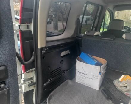 Белый Рено Кенгу, объемом двигателя 1.5 л и пробегом 206 тыс. км за 7800 $, фото 1 на Automoto.ua