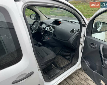 Белый Рено Кенгу, объемом двигателя 1.5 л и пробегом 374 тыс. км за 5700 $, фото 12 на Automoto.ua