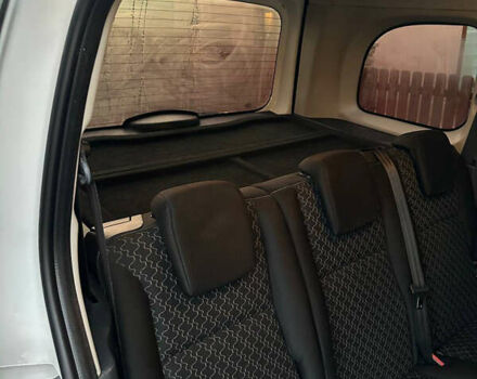 Белый Рено Кенгу, объемом двигателя 1.46 л и пробегом 140 тыс. км за 8999 $, фото 9 на Automoto.ua