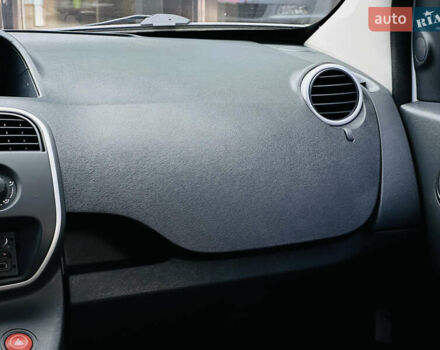 Білий Рено Кєнгу, об'ємом двигуна 1.5 л та пробігом 230 тис. км за 7800 $, фото 26 на Automoto.ua