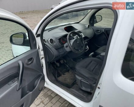 Белый Рено Кенгу, объемом двигателя 1.5 л и пробегом 374 тыс. км за 5700 $, фото 8 на Automoto.ua