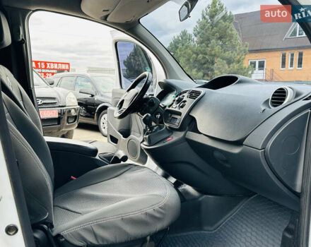 Білий Рено Кєнгу, об'ємом двигуна 1.5 л та пробігом 230 тис. км за 7800 $, фото 27 на Automoto.ua