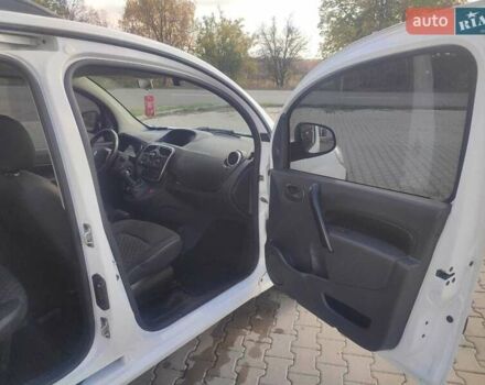 Рено Кенгу 2013 в Сумах на Automoto.ua Белый Рено Кенгу, объемом двигателя 1.46 л и пробегом 343 тыс. км за 8800 $, фото 9 на Automoto.ua