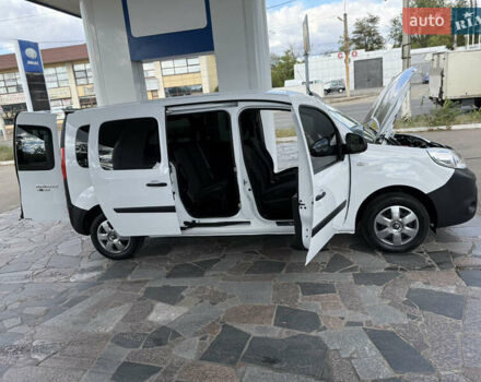 Белый Рено Кенгу, объемом двигателя 1.5 л и пробегом 190 тыс. км за 11799 $, фото 84 на Automoto.ua