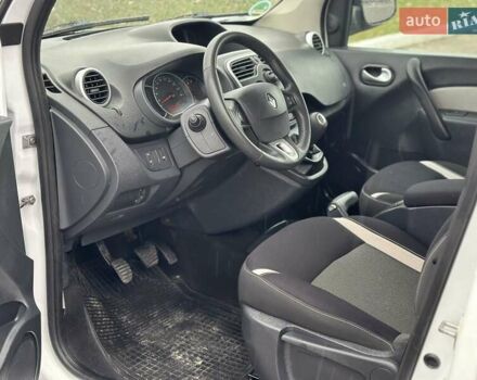 Белый Рено Кенгу, объемом двигателя 1.5 л и пробегом 255 тыс. км за 9800 $, фото 20 на Automoto.ua