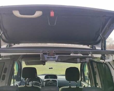 Белый Рено Кенгу, объемом двигателя 1.5 л и пробегом 268 тыс. км за 9000 $, фото 5 на Automoto.ua