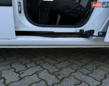 Белый Рено Кенгу, объемом двигателя 1.5 л и пробегом 186 тыс. км за 10699 $, фото 75 на Automoto.ua