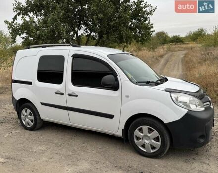 Белый Рено Кенгу, объемом двигателя 1.5 л и пробегом 224 тыс. км за 7000 $, фото 12 на Automoto.ua