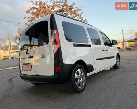 Белый Рено Кенгу, объемом двигателя 1.5 л и пробегом 190 тыс. км за 11799 $, фото 17 на Automoto.ua