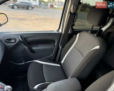 Белый Рено Кенгу, объемом двигателя 1.5 л и пробегом 173 тыс. км за 11600 $, фото 31 на Automoto.ua