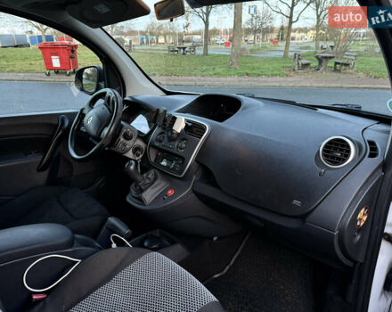 Белый Рено Кенгу, объемом двигателя 1.5 л и пробегом 186 тыс. км за 10699 $, фото 66 на Automoto.ua