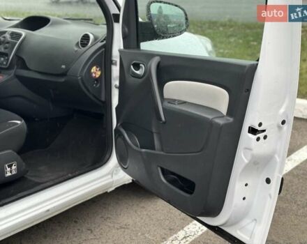 Белый Рено Кенгу, объемом двигателя 1.5 л и пробегом 255 тыс. км за 9800 $, фото 28 на Automoto.ua
