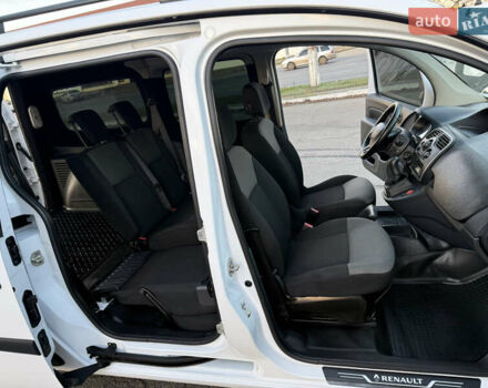 Белый Рено Кенгу, объемом двигателя 1.5 л и пробегом 190 тыс. км за 11799 $, фото 79 на Automoto.ua