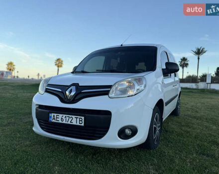 Белый Рено Кенгу, объемом двигателя 1.46 л и пробегом 215 тыс. км за 9800 $, фото 1 на Automoto.ua