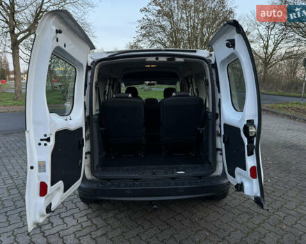 Белый Рено Кенгу, объемом двигателя 1.5 л и пробегом 186 тыс. км за 10699 $, фото 85 на Automoto.ua