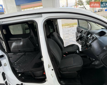 Белый Рено Кенгу, объемом двигателя 1.5 л и пробегом 190 тыс. км за 11799 $, фото 67 на Automoto.ua