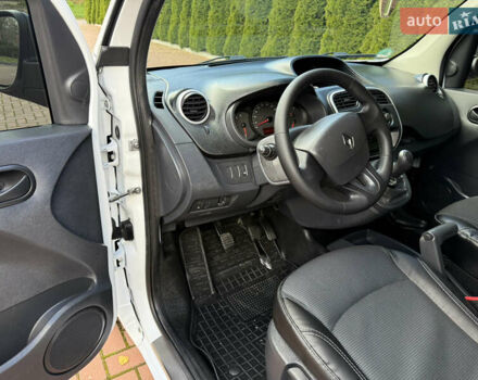 Білий Рено Кєнгу, об'ємом двигуна 1.5 л та пробігом 247 тис. км за 11700 $, фото 20 на Automoto.ua