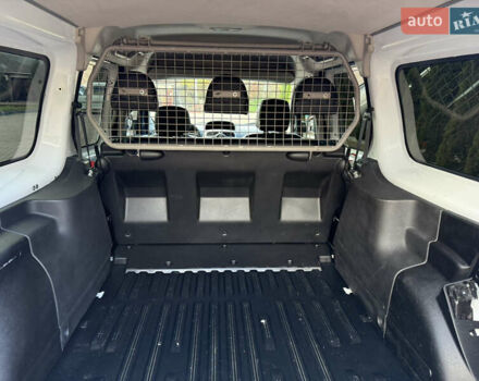 Білий Рено Кєнгу, об'ємом двигуна 1.5 л та пробігом 247 тис. км за 11700 $, фото 24 на Automoto.ua