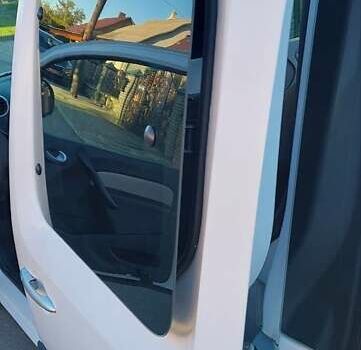 Рено Кєнгу 2014 у Дубно на Automoto.ua Білий Рено Кєнгу, об'ємом двигуна 1.46 л та пробігом 345 тис. км за 8800 $, фото 73 на Automoto.ua