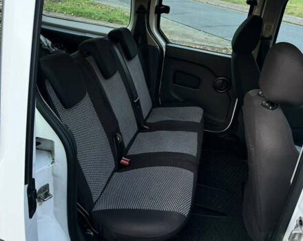 Белый Рено Кенгу, объемом двигателя 1.5 л и пробегом 186 тыс. км за 10699 $, фото 68 на Automoto.ua