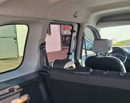 Рено Кенгу 2014 в Новоархангельске на Automoto.ua Белый Рено Кенгу, объемом двигателя 1.5 л и пробегом 64 тыс. км за 12500 $, фото 23 на Automoto.ua