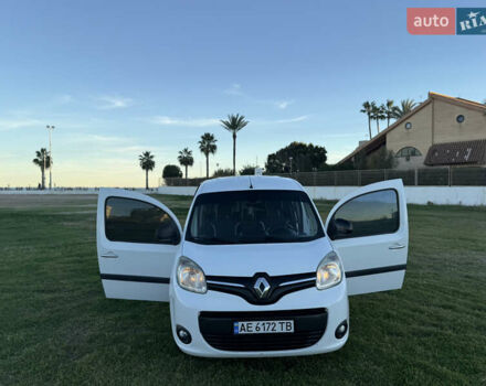 Белый Рено Кенгу, объемом двигателя 1.46 л и пробегом 215 тыс. км за 9800 $, фото 4 на Automoto.ua