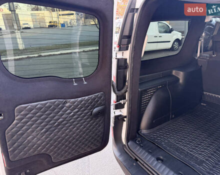 Белый Рено Кенгу, объемом двигателя 1.5 л и пробегом 190 тыс. км за 11799 $, фото 71 на Automoto.ua