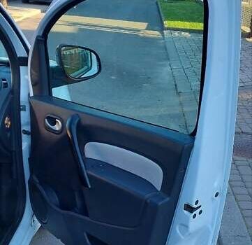 Рено Кєнгу 2014 у Дубно на Automoto.ua Білий Рено Кєнгу, об'ємом двигуна 1.46 л та пробігом 345 тис. км за 8800 $, фото 79 на Automoto.ua