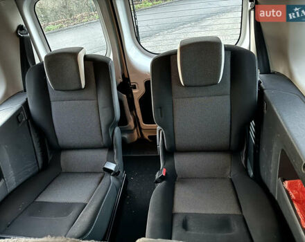 Белый Рено Кенгу, объемом двигателя 1.5 л и пробегом 186 тыс. км за 10699 $, фото 79 на Automoto.ua