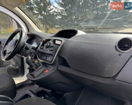 Белый Рено Кенгу, объемом двигателя 1.46 л и пробегом 194 тыс. км за 7100 $, фото 4 на Automoto.ua