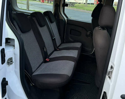 Белый Рено Кенгу, объемом двигателя 1.5 л и пробегом 186 тыс. км за 10699 $, фото 67 на Automoto.ua