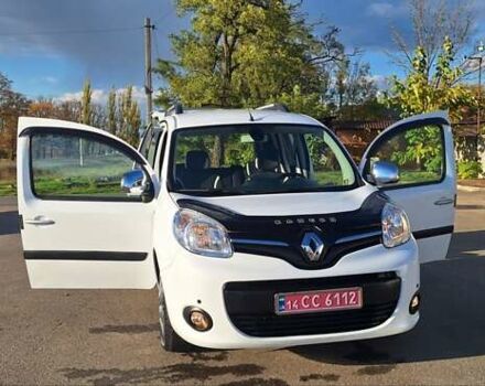 Рено Кенгу 2014 в Новоархангельске на Automoto.ua Белый Рено Кенгу, объемом двигателя 1.5 л и пробегом 64 тыс. км за 12500 $, фото 113 на Automoto.ua
