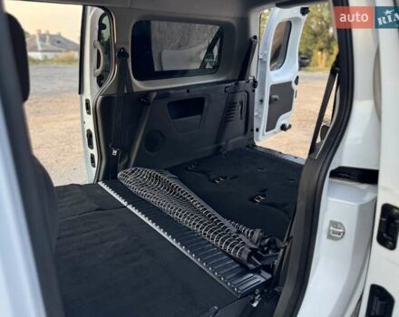 Белый Рено Кенгу, объемом двигателя 1.5 л и пробегом 173 тыс. км за 11600 $, фото 79 на Automoto.ua