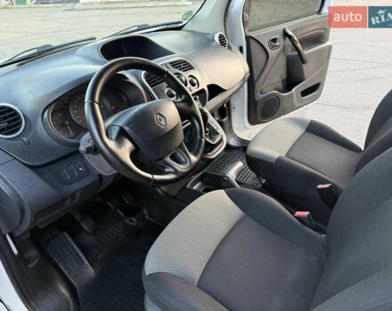 Белый Рено Кенгу, объемом двигателя 1.5 л и пробегом 190 тыс. км за 11799 $, фото 3 на Automoto.ua