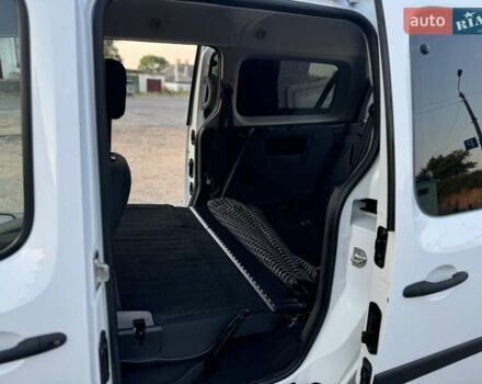 Белый Рено Кенгу, объемом двигателя 1.5 л и пробегом 173 тыс. км за 11600 $, фото 81 на Automoto.ua