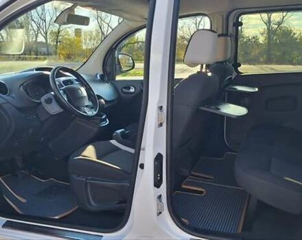 Рено Кенгу 2014 в Новоархангельске на Automoto.ua Белый Рено Кенгу, объемом двигателя 1.5 л и пробегом 64 тыс. км за 12500 $, фото 74 на Automoto.ua