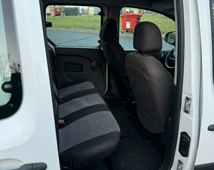 Белый Рено Кенгу, объемом двигателя 1.5 л и пробегом 186 тыс. км за 10699 $, фото 69 на Automoto.ua