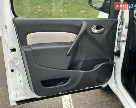 Белый Рено Кенгу, объемом двигателя 1.5 л и пробегом 255 тыс. км за 9800 $, фото 18 на Automoto.ua