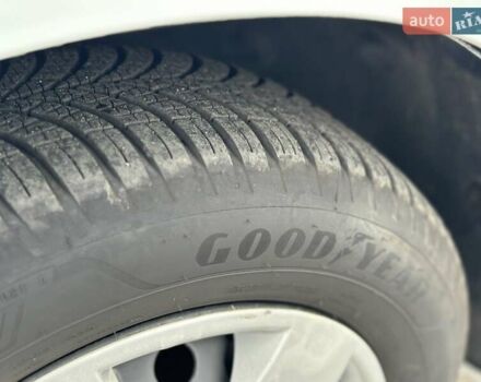 Белый Рено Кенгу, объемом двигателя 1.5 л и пробегом 255 тыс. км за 9800 $, фото 41 на Automoto.ua