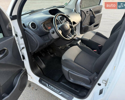 Белый Рено Кенгу, объемом двигателя 1.5 л и пробегом 190 тыс. км за 11799 $, фото 53 на Automoto.ua