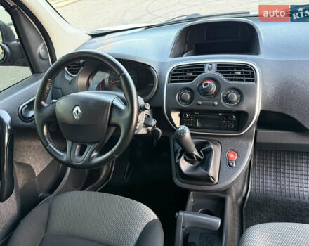 Белый Рено Кенгу, объемом двигателя 1.5 л и пробегом 190 тыс. км за 11799 $, фото 38 на Automoto.ua