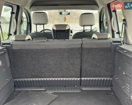 Белый Рено Кенгу, объемом двигателя 1.5 л и пробегом 255 тыс. км за 9800 $, фото 36 на Automoto.ua