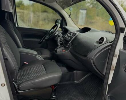 Белый Рено Кенгу, объемом двигателя 1.5 л и пробегом 224 тыс. км за 7000 $, фото 2 на Automoto.ua