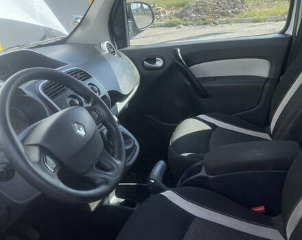 Белый Рено Кенгу, объемом двигателя 1.46 л и пробегом 170 тыс. км за 12700 $, фото 3 на Automoto.ua