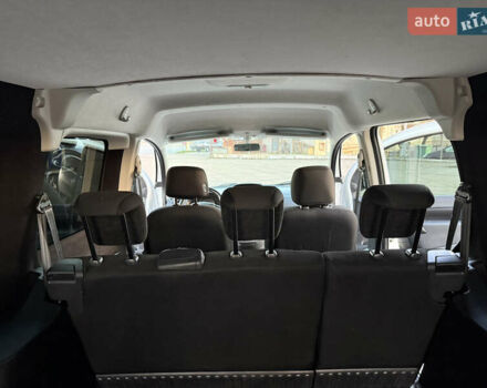 Белый Рено Кенгу, объемом двигателя 1.5 л и пробегом 190 тыс. км за 11799 $, фото 73 на Automoto.ua